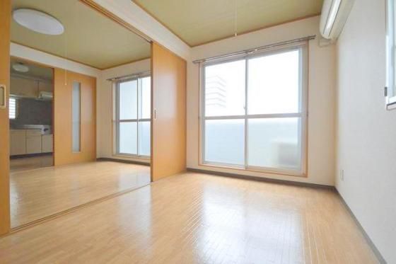 �y�����E���r���O�z�@