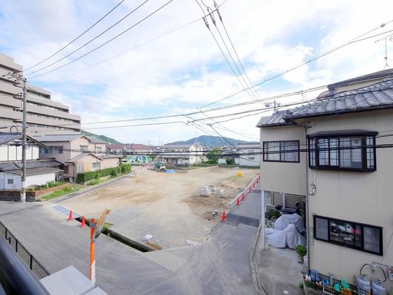 �y���]�z�@