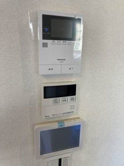 �y�Z�L�����e�B�z�@