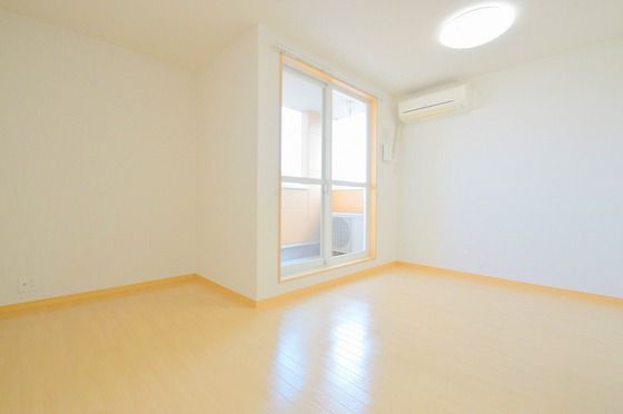 �y�����E���r���O�z�@