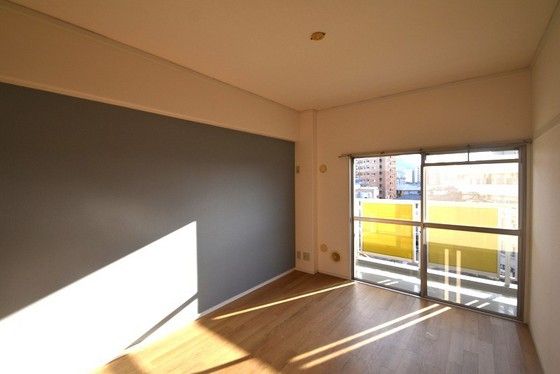 �y�����E���r���O�z�@