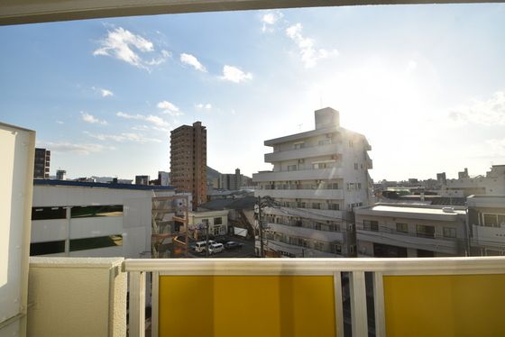 �y���]�z�@