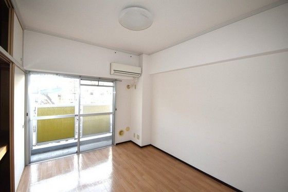 �y�����E���r���O�z�@