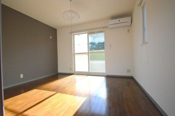 �y�����E���r���O�z�@