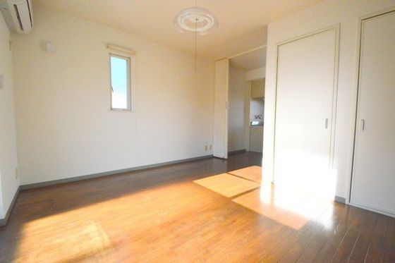 �y�����E���r���O�z�@