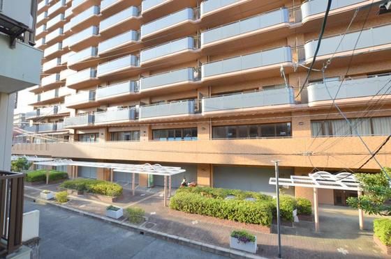 �y���]�z�@