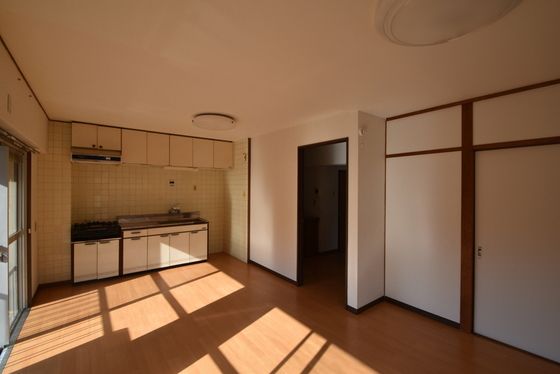 �y�����E���r���O�z�@