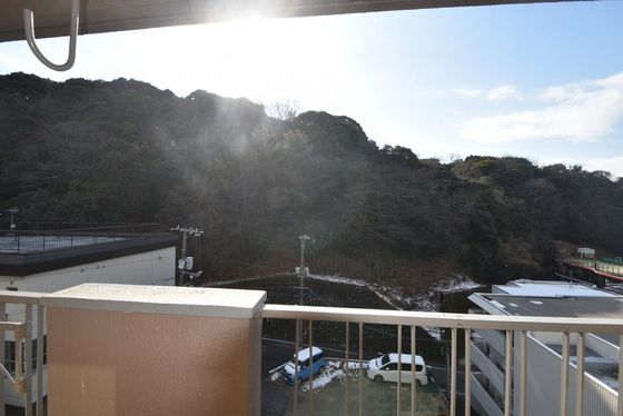 �y���]�z�@