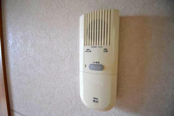 �y�Z�L�����e�B�z�@