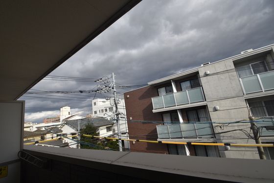 �y���]�z�@