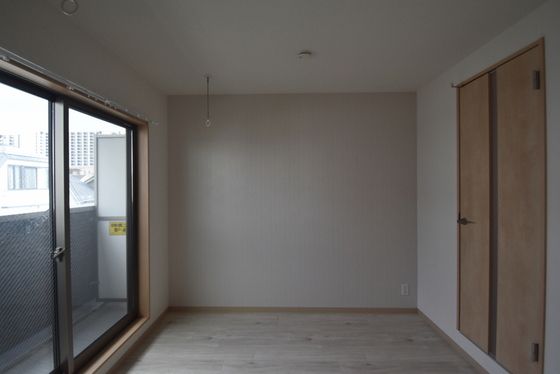 �y�����E���r���O�z�@