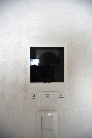 �y�Z�L�����e�B�z�@