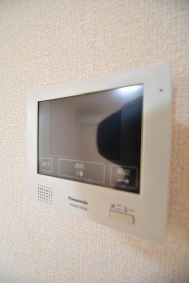 �y�Z�L�����e�B�z�@