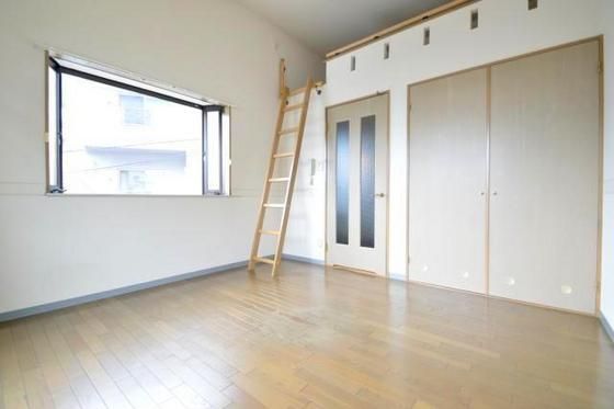 �y�����E���r���O�z�@