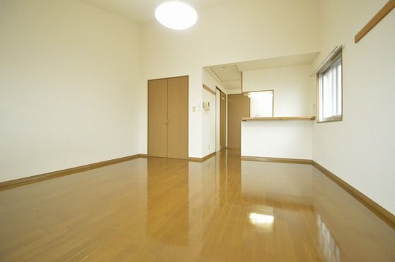 �y�����E���r���O�z�@