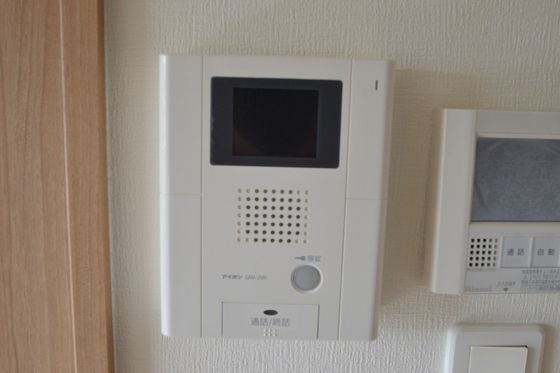 �y�Z�L�����e�B�z�@