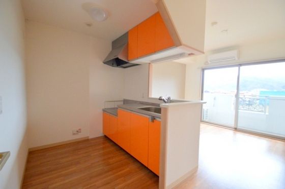 �y�����E���r���O�z�@