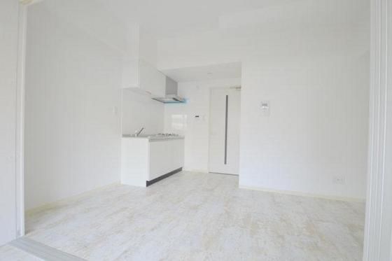 �y�����E���r���O�z�@