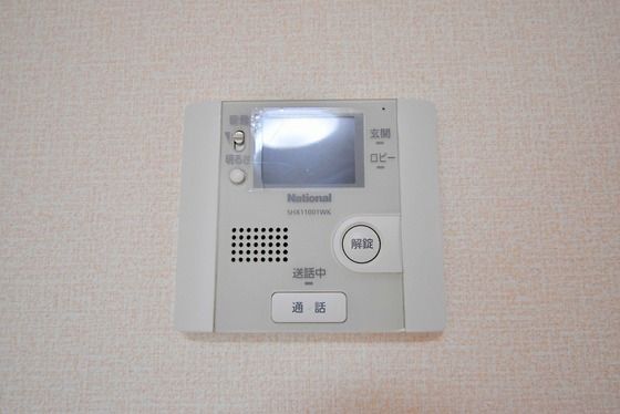 �y�Z�L�����e�B�z�@