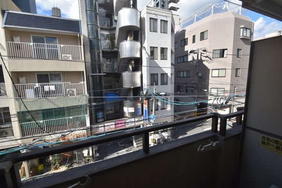 �y���]�z�@