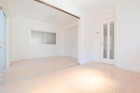 �y���̑������E�X�y�[�X�z�@6���m���t���[�����O