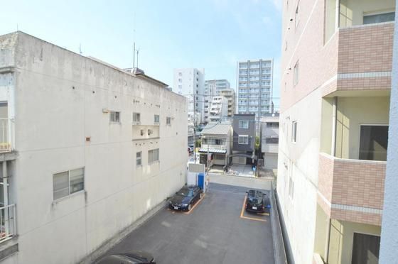 �y���]�z�@���]