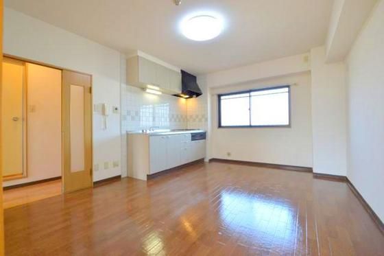 �y�����E���r���O�z�@