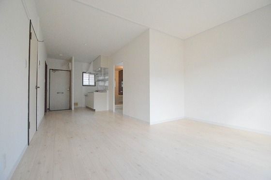 �y�����E���r���O�z�@