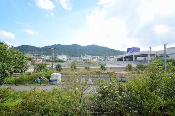 �y���]�z�@