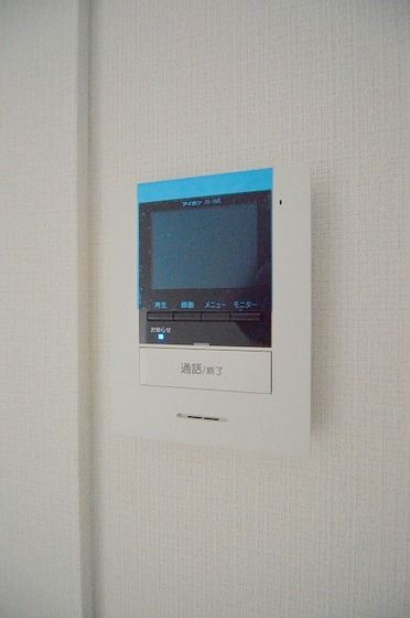 �y�Z�L�����e�B�z�@