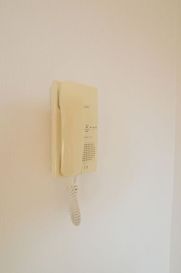 �y�Z�L�����e�B�z�@