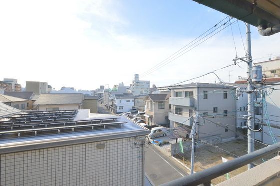 �y���]�z�@