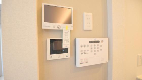 �y�Z�L�����e�B�z�@