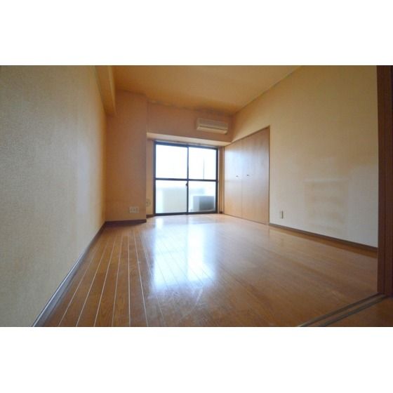 �y�����E���r���O�z�@