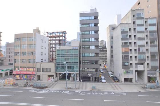 �y���]�z�@