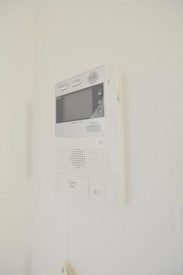 �y�Z�L�����e�B�z�@