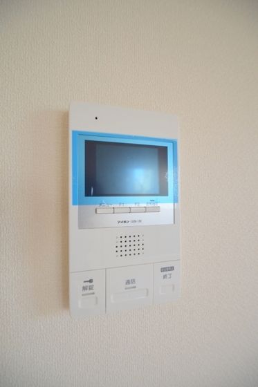 �y�Z�L�����e�B�z�@�s�u���j�^�[�t���ň��S�ł�