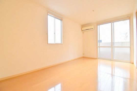 �y�����E���r���O�z�@