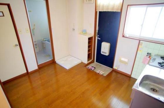 �y�����E���r���O�z�@