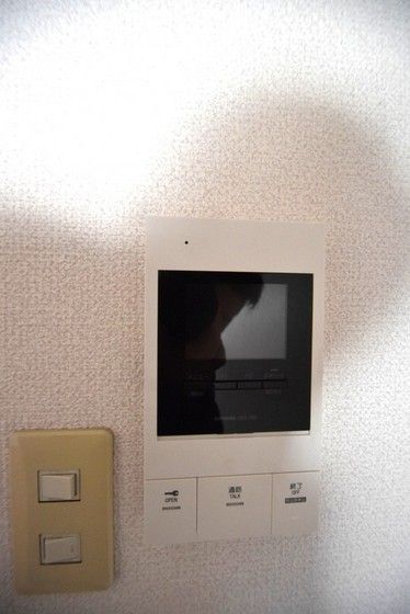 �y�Z�L�����e�B�z�@