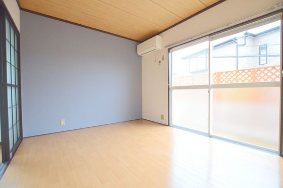 �y�����E���r���O�z�@