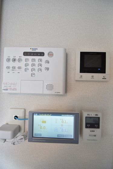 �y�Z�L�����e�B�z�@