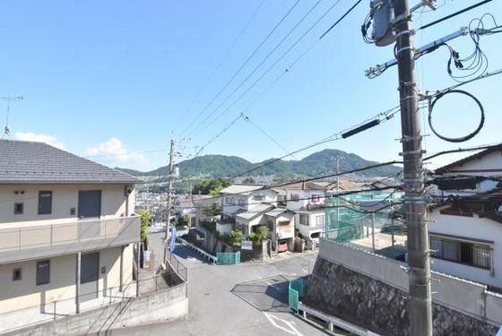 �y���]�z�@