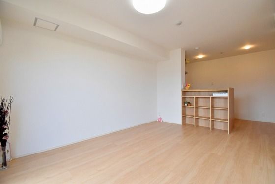 �y�����E���r���O�z�@