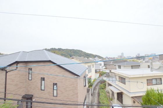 �y���]�z�@