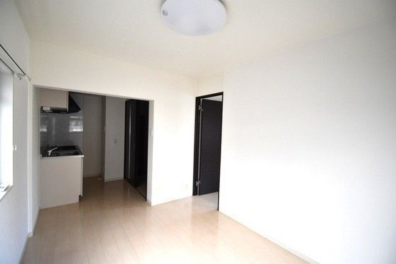 �y�����E���r���O�z�@