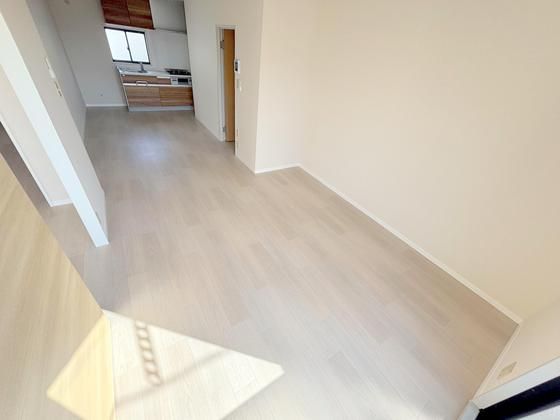 �y�����E���r���O�z�@