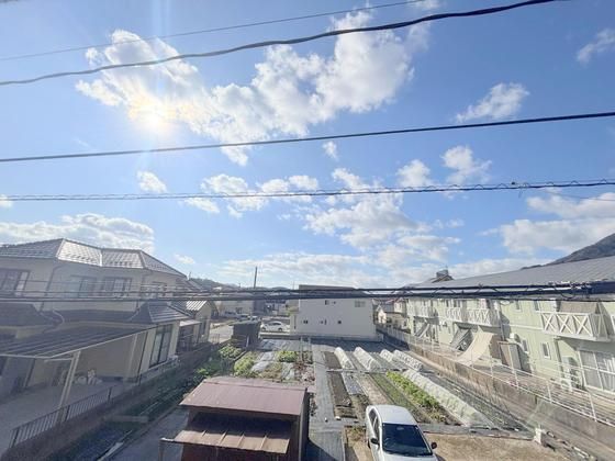 �y���]�z�@