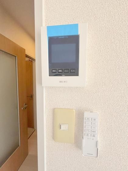 �y�Z�L�����e�B�z�@