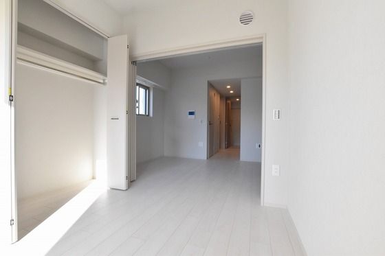 �y�����E���r���O�z�@